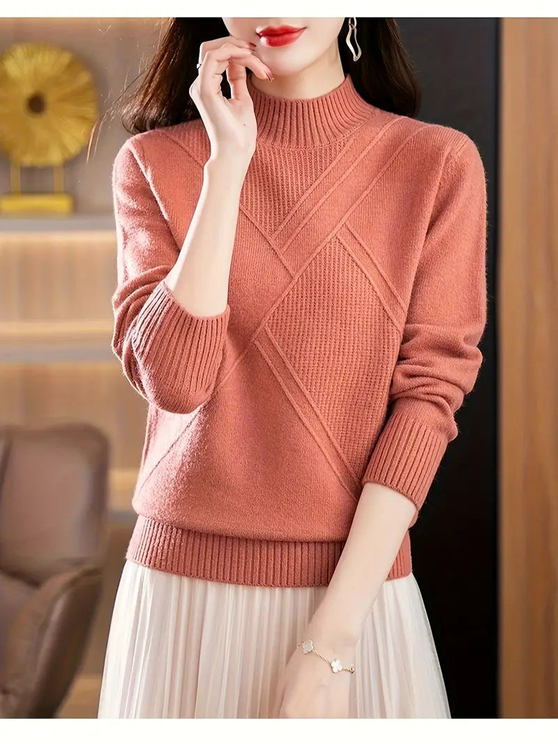 A Chic, Modern Pullover for Effortless Autumn and Winter Style
